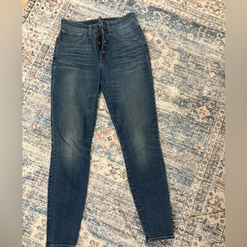 Lucky Brand Button Fly High Rise Jeans. Average length at 28”, fits true to size